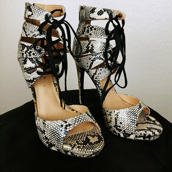 Shoedazzle chatelle heels - Picture 1 of 8